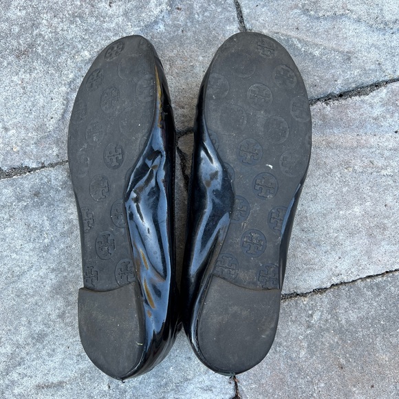Tory Burch Patent Reva Flats - Picture 3 of 4